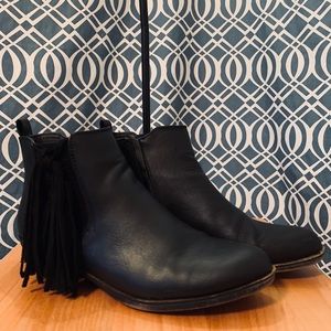 Black boot
